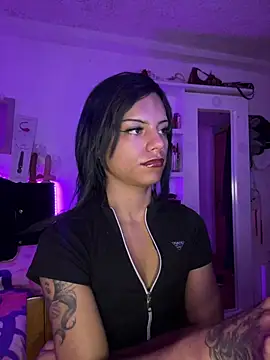 Snapshot of andyy_x chatting on 06/27/26, 03:28 andyy x online show from 06/27/26, 03:28
