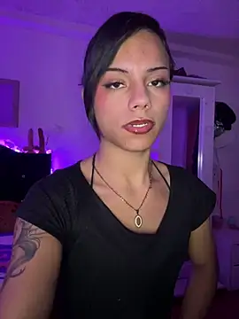 Snapshot of andyy_x chatting on 07/10/26, 06:43 andyy x online show from 07/10/26, 06:43