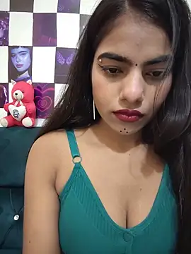 Snapshot of Alisha_Babyy chatting on 06/15/26, 04:15 Alisha Babyy online show from 06/15/26, 04:15