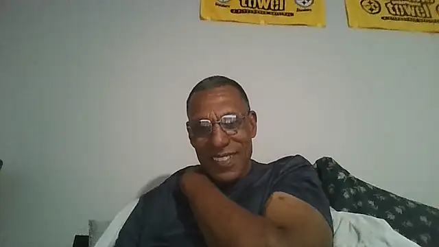 Snapshot of swimmer2496 chatting on 05/23/26, 01:44 swimmer2496 online show from 05/23/26, 01:44