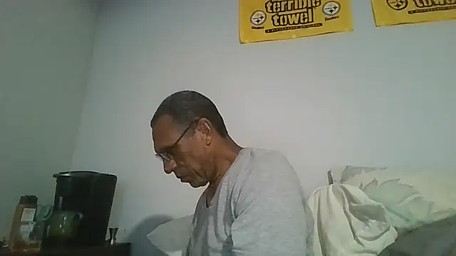Snapshot of swimmer2496 chatting on 07/29/26, 01:37 swimmer2496 online show from 07/29/26, 01:37