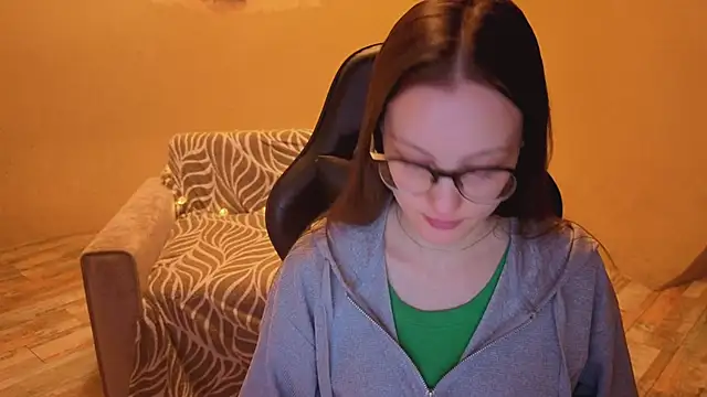 Snapshot of RoxyRay_ chatting on 01/19/26, 02:48 RoxyRay online show from 01/19/26, 02:48