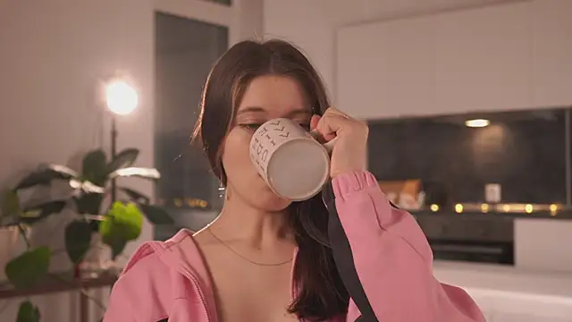 EleniRoeber online show from 02/04/26, 04:24