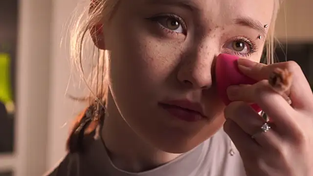 EleniRoeber online show from 02/22/26, 04:16