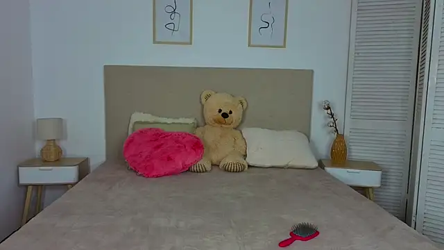 Silena sky online show from 02/15/26, 01:52