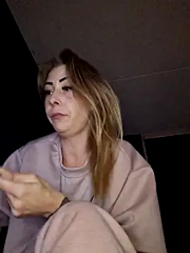 dewimp1 online show from 04/21/26, 09:50