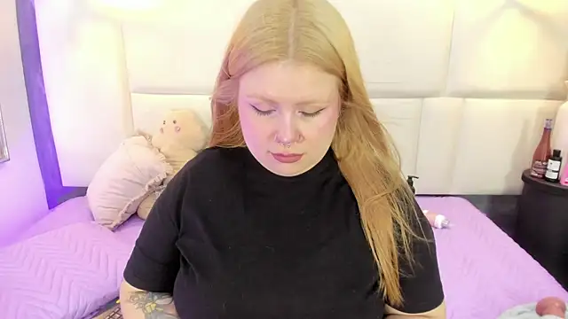 Martina armos online show from 04/17/26, 01:03