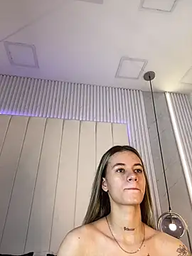 JuliaColemann online show from 02/04/26, 11:49