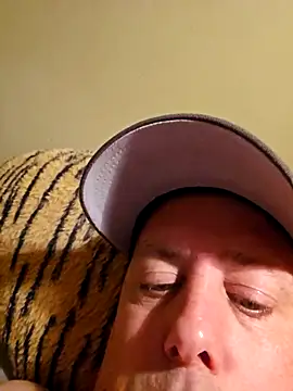 Snapshot of Martin_dick78 chatting on 05/05/26, 09:23 Martin dick78 online show from 05/05/26, 09:23