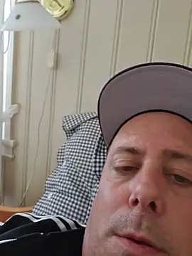 Snapshot of Martin_dick78 chatting on 05/21/26, 02:13 Martin dick78 online show from 05/21/26, 02:13