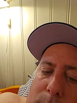 Snapshot of Martin_dick78 chatting on 05/22/26, 06:24 Martin dick78 online show from 05/22/26, 06:24