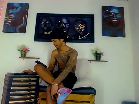 Tatoo Noah online show from 03/25/26, 01:17