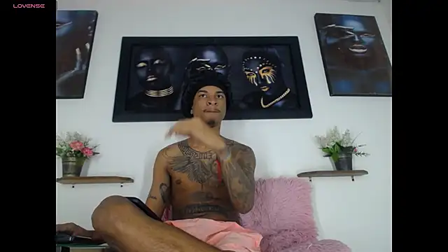 Tatoo Noah online show from 04/12/26, 01:16