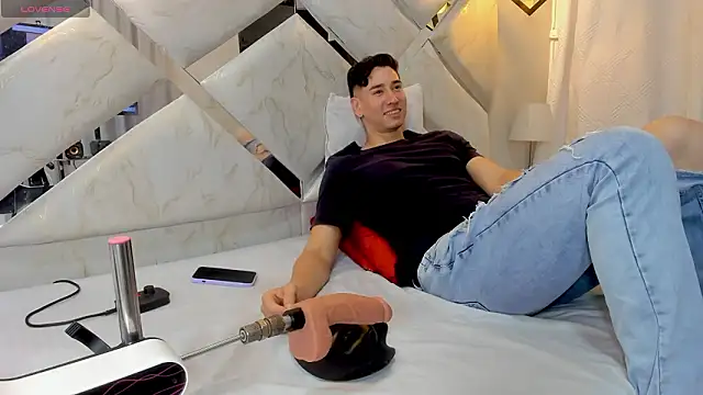 Angel Sanzz online show from 03/07/26, 01:52