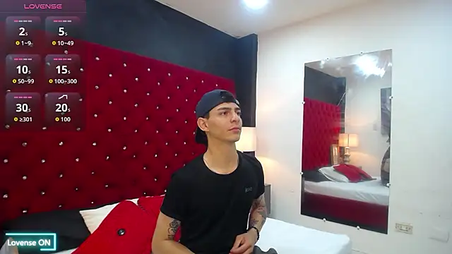 Logan Woods online show from 02/03/26, 09:42