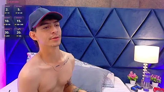 Logan Woods online show from 02/13/26, 09:27