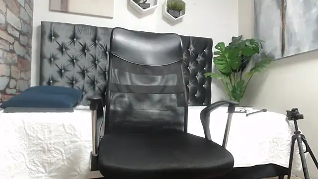 Tobias Vega online show from 04/24/26, 10:12