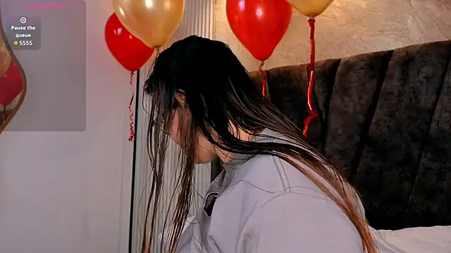 zoe hugeboobs online show from 02/14/26, 12:13