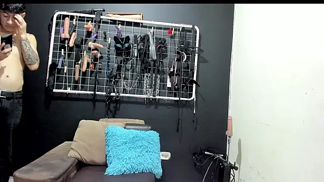 Snapshot of Slave_Melany_bdsm chatting on 05/21/26, 01:07 Slave Melany bdsm online show from 05/21/26, 01:07
