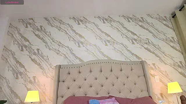 isabella rossee  online show from 04/18/26, 09:48