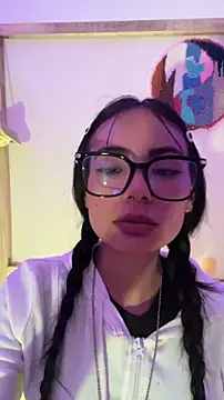 Snapshot of _Lucycherry chatting on 06/05/26, 11:21 Lucycherry online show from 06/05/26, 11:21