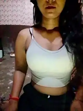 Ayesha Khan1 online show from 04/07/26, 12:33