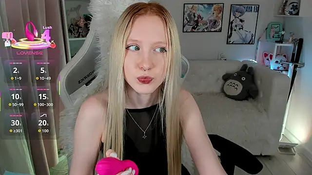 Snapshot of Sia_Hart chatting on 04/15/26, 05:42 Sia Hart online show from 04/15/26, 05:42