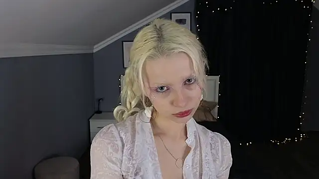 Naomi Demio online show from 02/19/26, 09:16