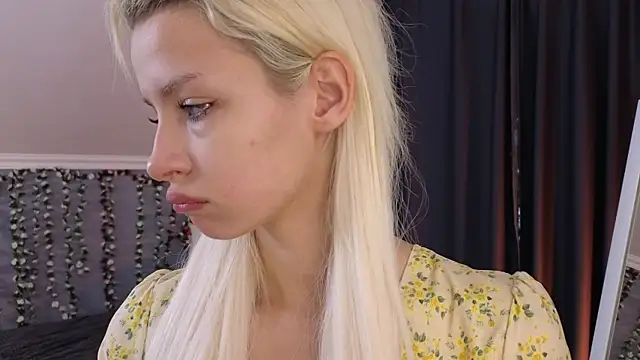 Naomi Demio online show from 07/26/26, 11:06