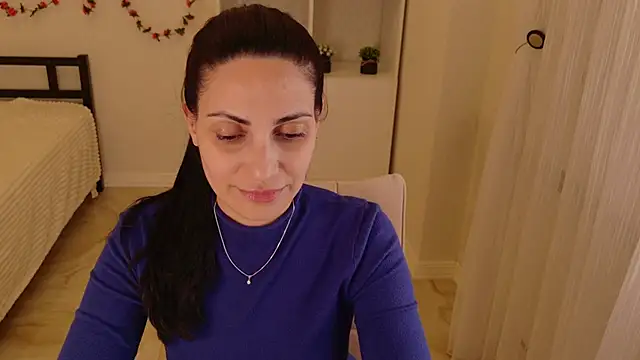 LovelyBeatrice online show from 04/19/26, 06:10