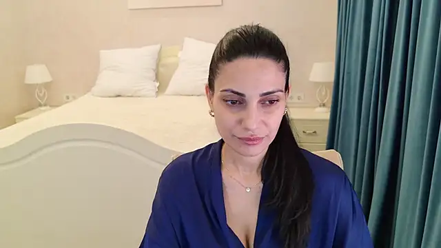 LovelyBeatrice online show from 06/25/26, 06:45