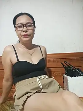 Snapshot of Nuna_689 chatting on 05/18/26, 02:01 Nuna 689 online show from 05/18/26, 02:01