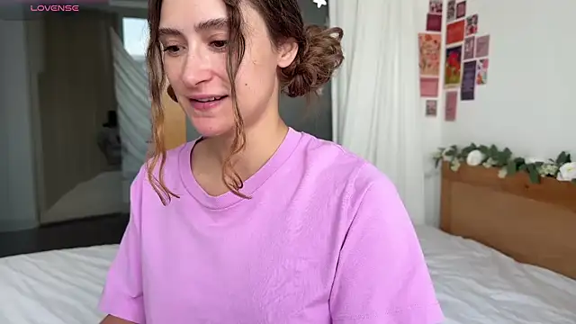 Snapshot of cutiemari chatting on 07/18/26, 04:16 cutiemari online show from 07/18/26, 04:16