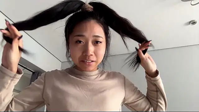 SweetMiaXO online show from 03/17/26, 01:43