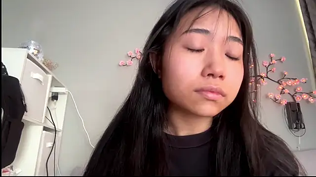 SweetMiaXO online show from 04/21/26, 10:12