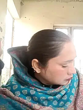 Cute-karisma1234 online show from 02/01/26, 01:48