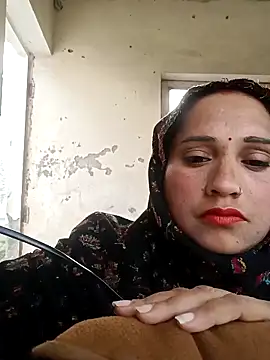 Cute-karisma1234 online show from 02/08/26, 01:53