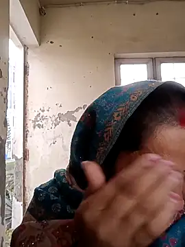 Cute-karisma1234 online show from 02/17/26, 01:46