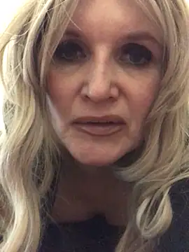 Snapshot of Snejnaya chatting on 02/06/26, 02:31 Snejnaya online show from 02/06/26, 02:31