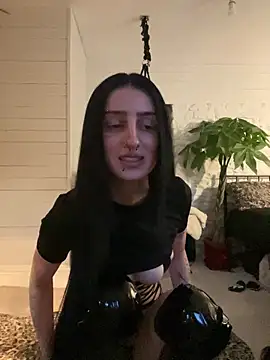 Snapshot of bellaxlauren chatting on 04/30/26, 07:42 bellaxlauren online show from 04/30/26, 07:42