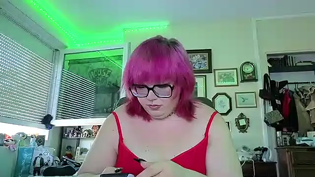 Snapshot of ProfaneHekate chatting on 07/03/26, 02:45 ProfaneHekate online show from 07/03/26, 02:45