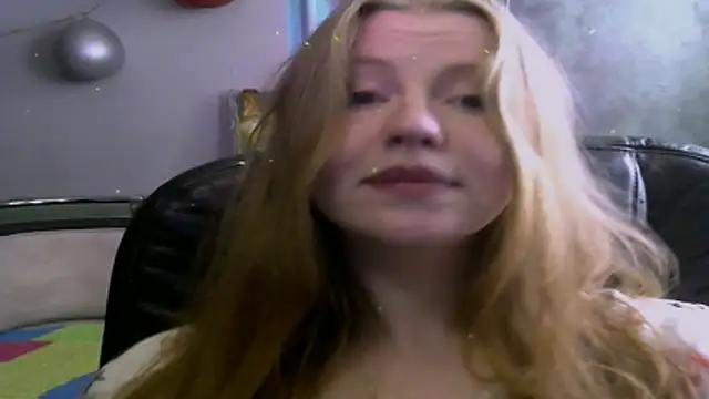 Snapshot of Space_Girls_699 chatting on 05/20/26, 01:28 Space Girls 699 online show from 05/20/26, 01:28