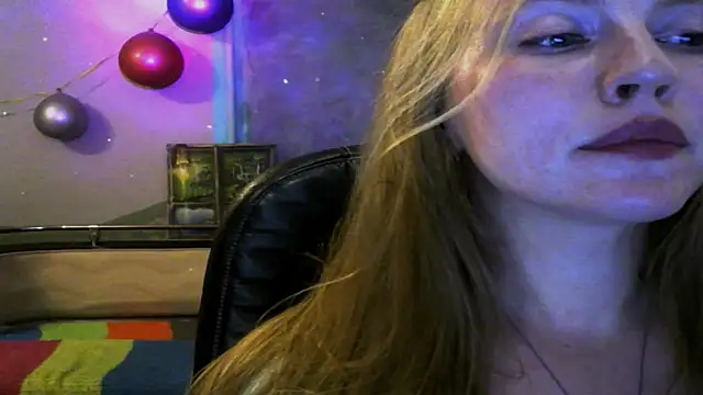Snapshot of Space_Girls_699 chatting on 06/06/26, 04:23 Space Girls 699 online show from 06/06/26, 04:23