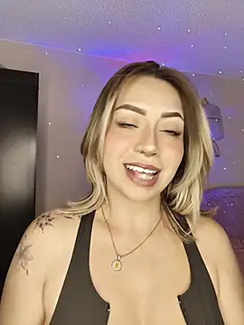 Snapshot of BellaDonna_16 chatting on 05/15/26, 09:44 BellaDonna 16 online show from 05/15/26, 09:44