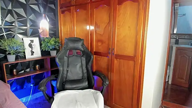 liia marin online show from 04/01/26, 02:34