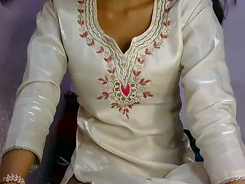 angelpriya  online show from 04/23/26, 07:16