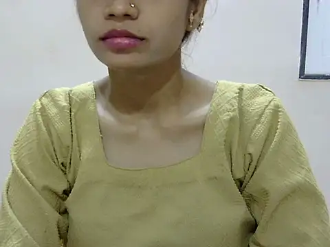 Snapshot of Kulsum_S chatting on 06/19/26, 01:04 Kulsum S online show from 06/19/26, 01:04