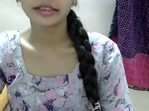 Snapshot of Kulsum_S chatting on 07/08/26, 01:59 Kulsum S online show from 07/08/26, 01:59