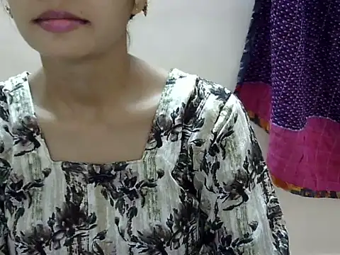 Snapshot of Kulsum_S chatting on 07/11/26, 01:47 Kulsum S online show from 07/11/26, 01:47