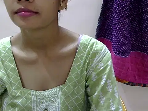 Snapshot of Kulsum_S chatting on 08/01/26, 02:05 Kulsum S online show from 08/01/26, 02:05